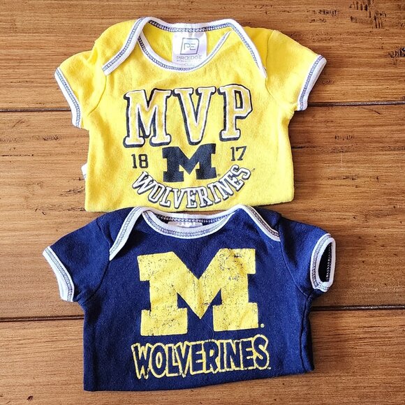 NCAA Michigan Wolverines Bodysuit Set Of 2 Size 0-3 Months - Picture 2 of 7